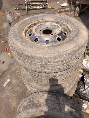 Rim and Tire Renault Master