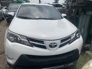 Toyota RAV4 2015 White