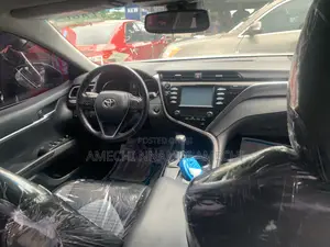 Toyota Camry SE FWD (2.5L 4cyl 8AM) 2018 Gray