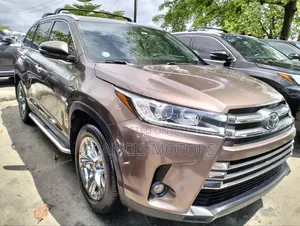 Toyota Highlander 2017 Brown