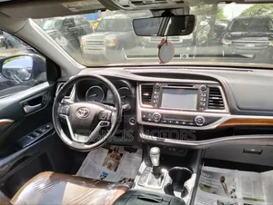 Toyota Highlander 2017 Brown