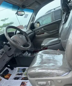 Toyota Sequoia 2006 Silver