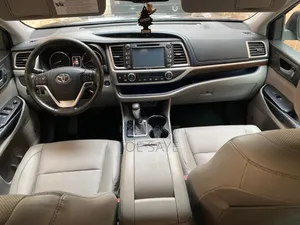 Toyota Highlander 2016 Black