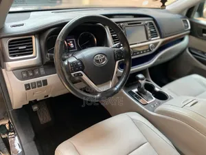 Toyota Highlander 2016 Black