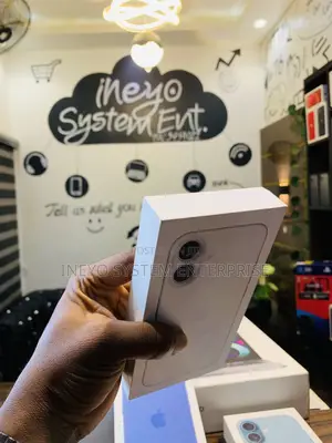 New Apple iPhone 16 256 GB White