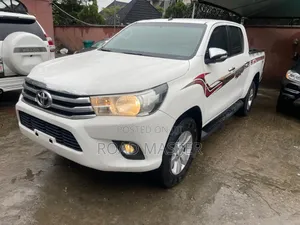 Toyota Hilux 2019 White