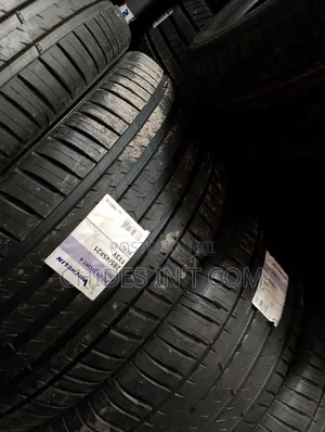 285/45/21 Michelin Tire Original