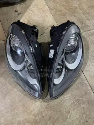 Porsche Cayenne Headlights 2013