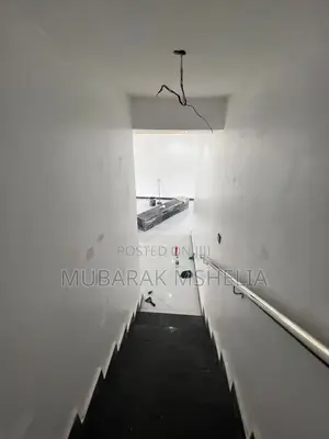 4bdrm Duplex in Idu Industrial for sale