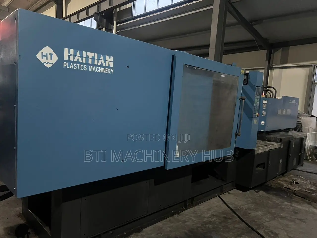 Plastic Injection Molding Machine