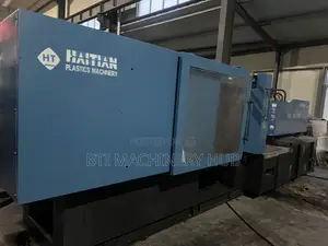 Plastic Injection Molding Machine