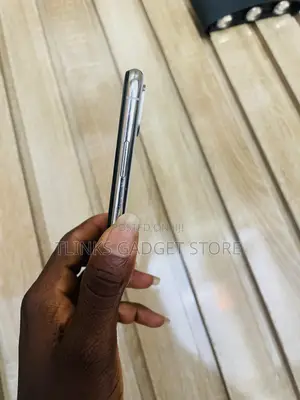 Apple iPhone X 64 GB White