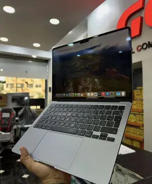 Laptop Apple MacBook Air 2022 M2 8GB Apple M2 SSD 512GB