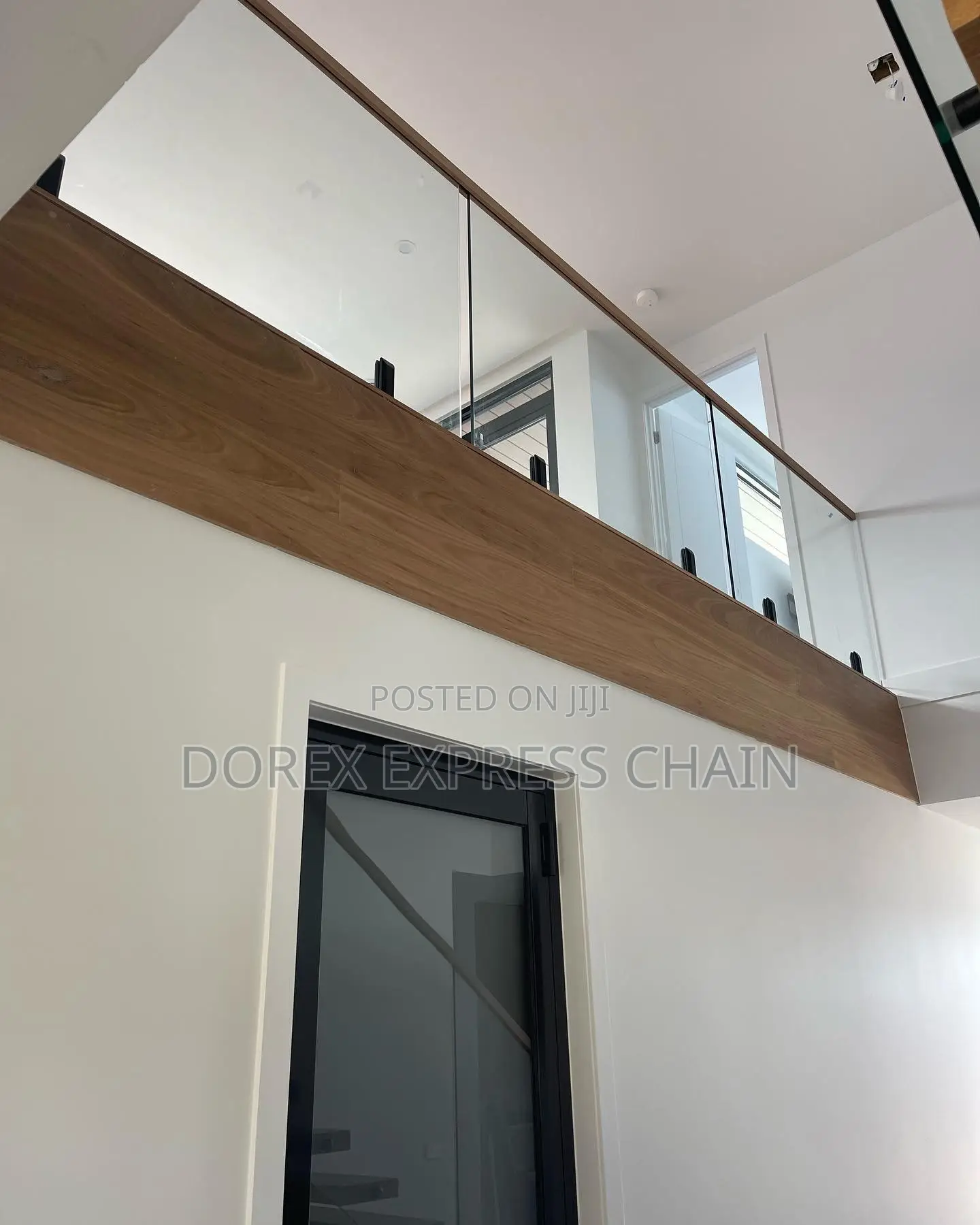 Beautiful Handrail Balcony Glass