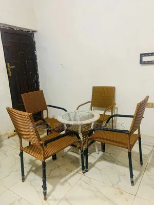 Outdoor/Restaurant Table With Chairs