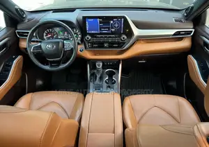 Toyota Highlander Platinum 2022 Black