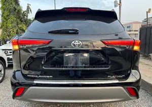 Toyota Highlander Platinum 2022 Black