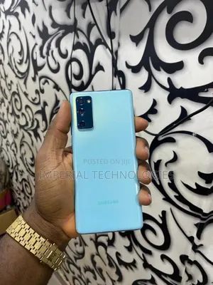 Photo - Samsung Galaxy S20 FE 128 GB Blue
