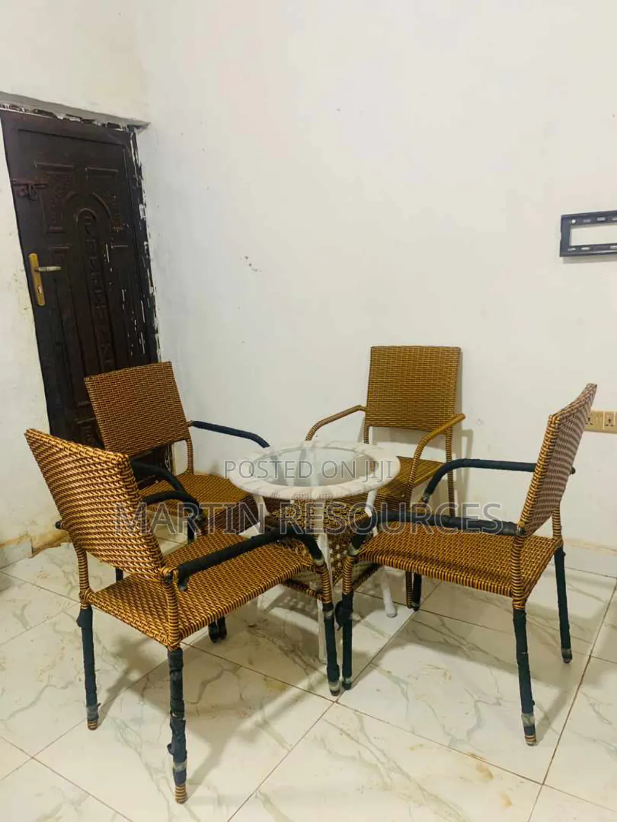 Outdoor/ Restaurant Table With Chairs