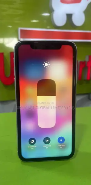 Apple iPhone XR 64 GB White
