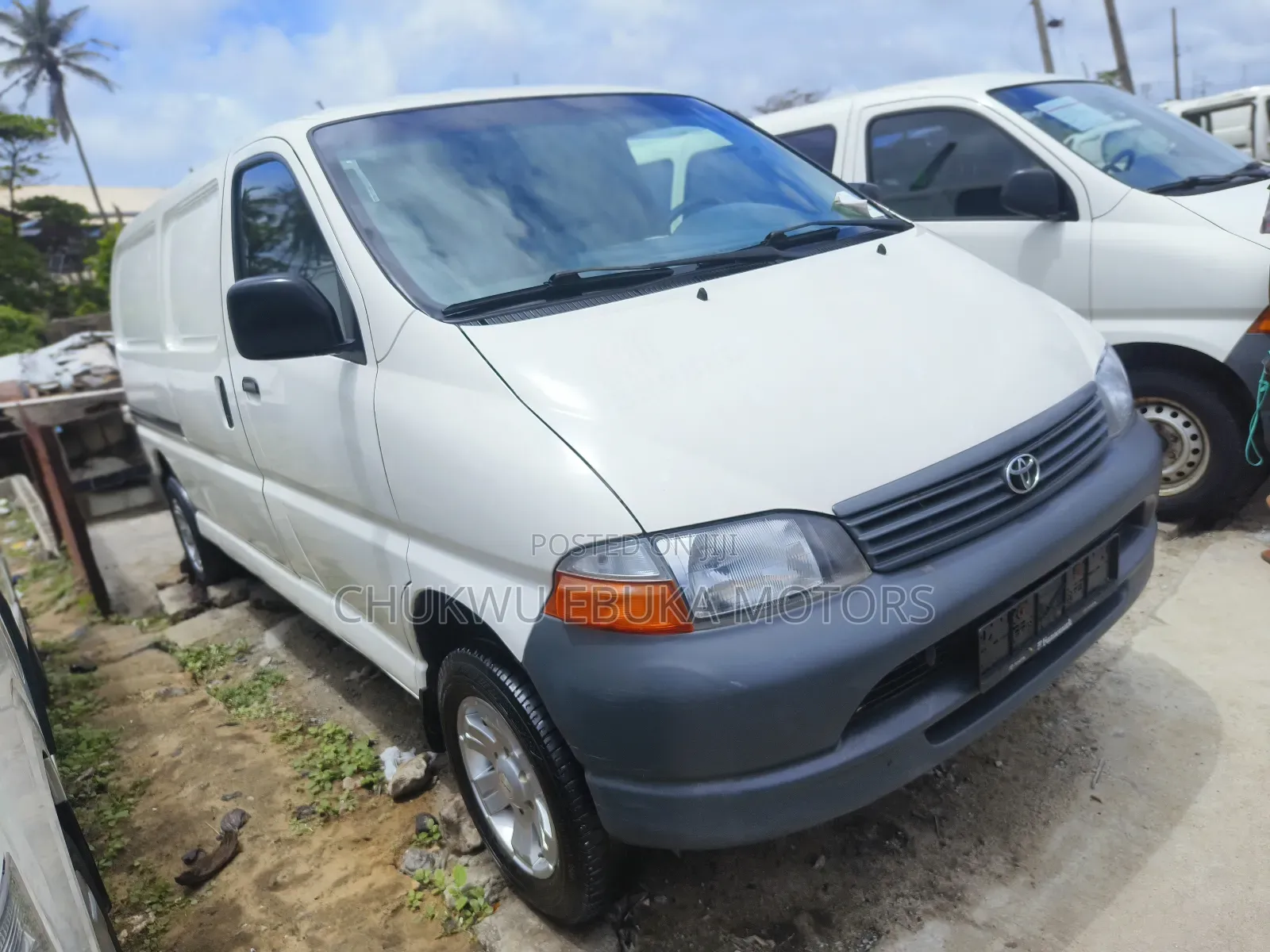 Toyota HiAce 2002 White