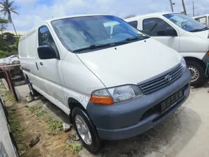 Toyota HiAce 2002 White