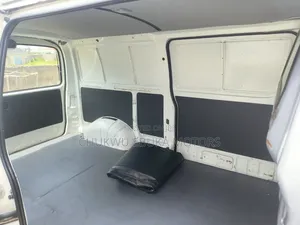 Toyota HiAce 2002 White