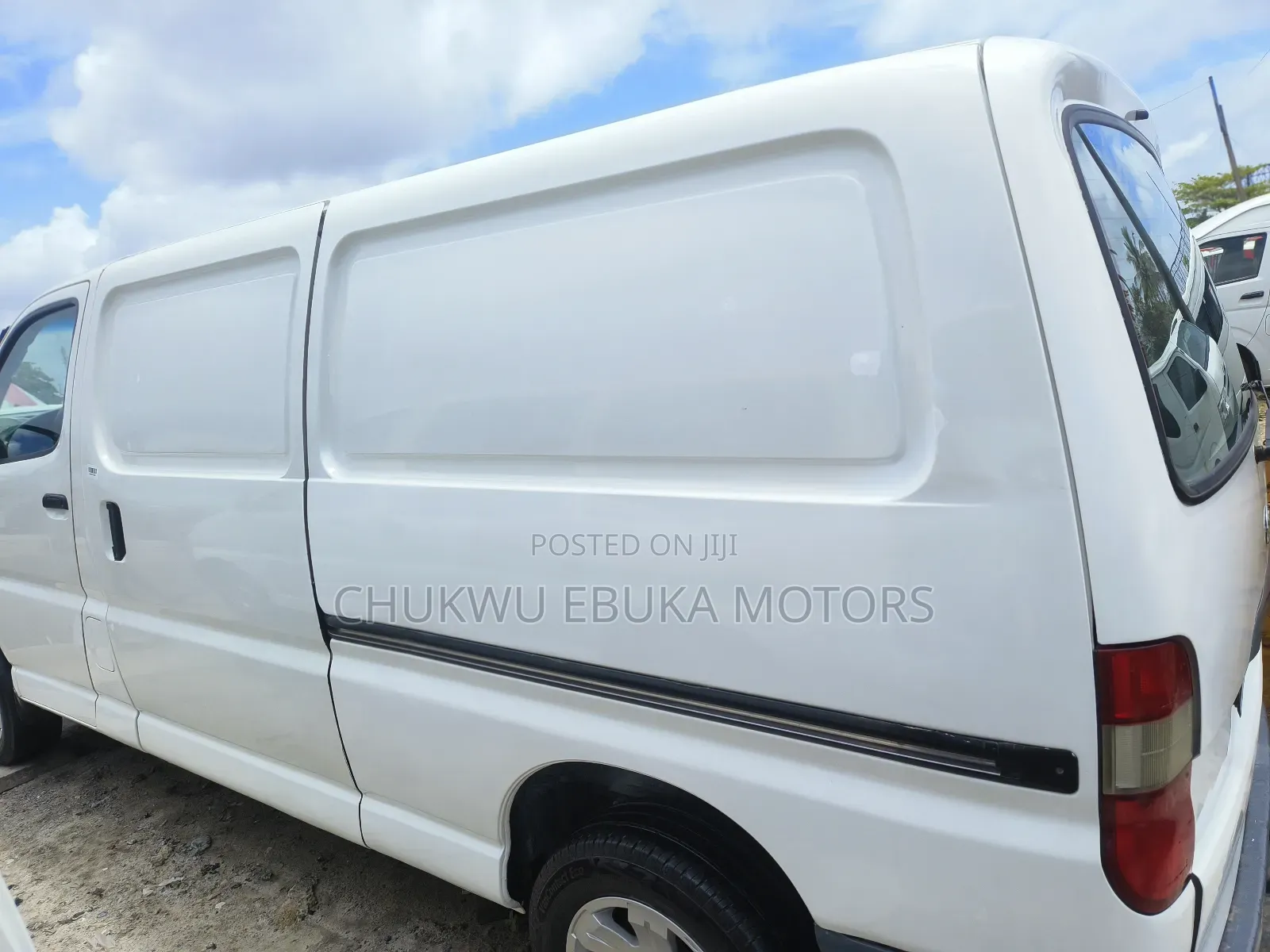 Toyota HiAce 2002 White