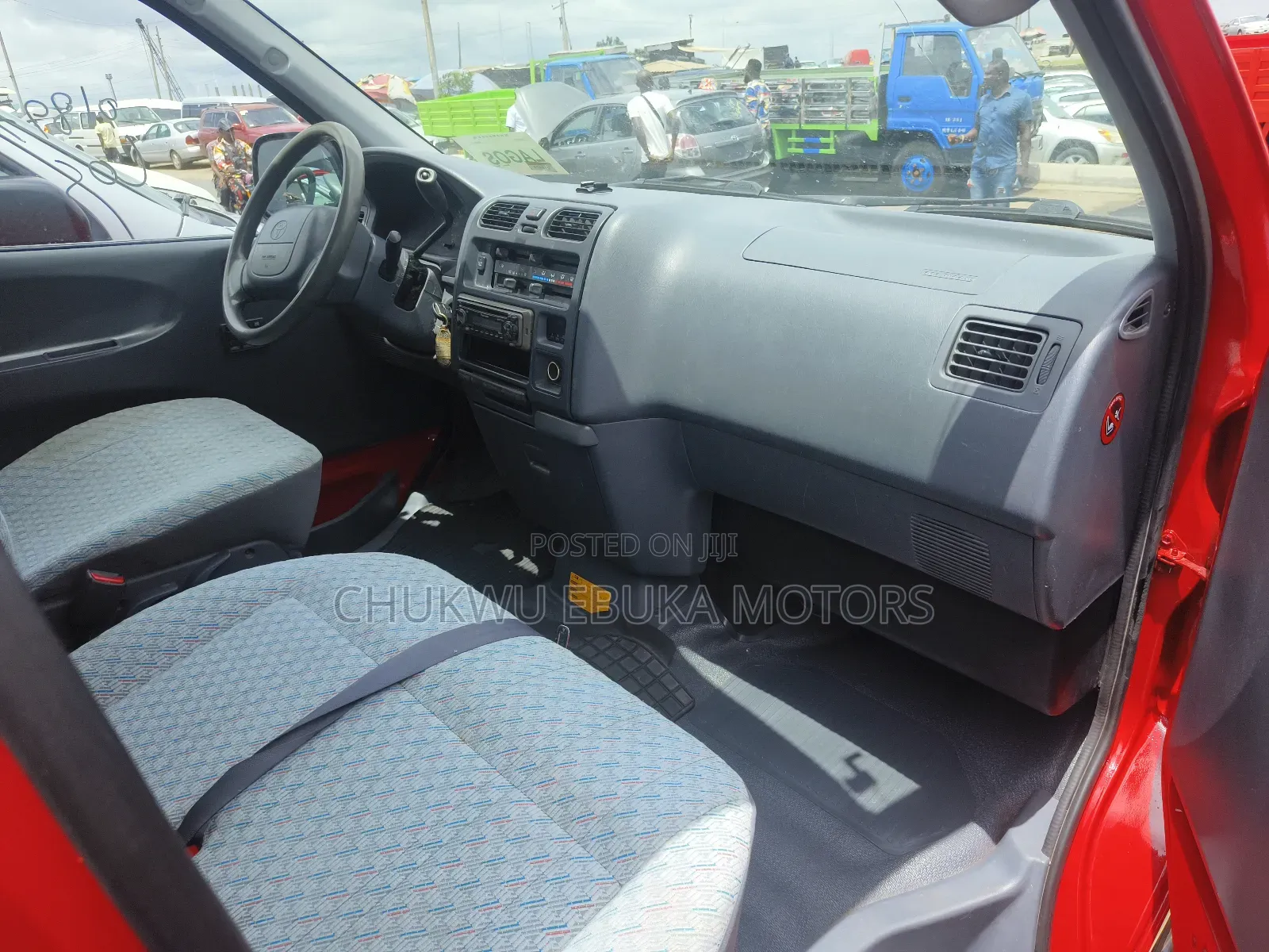 Toyota HiAce 2002 Red
