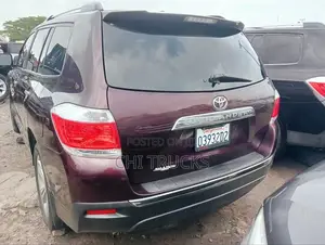 Toyota Highlander Limited 3.5l 4WD 2013 Red