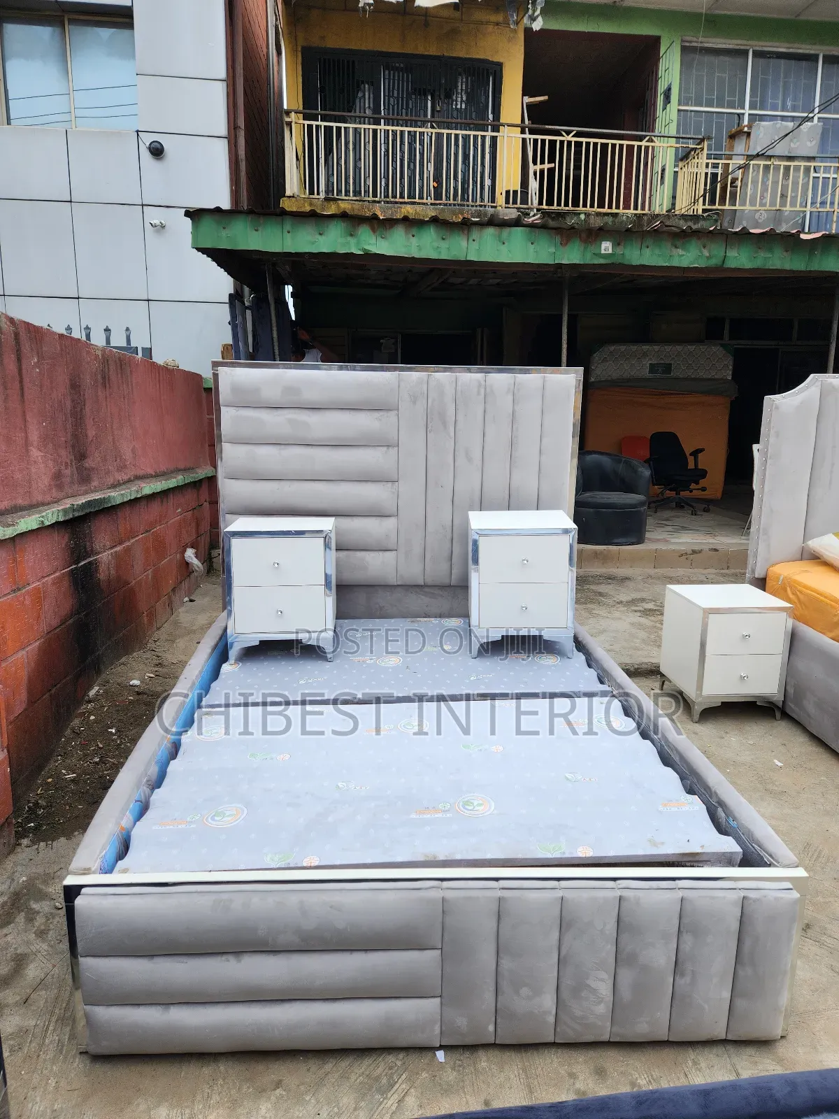Well Padded 5by6 Frame With Two Bed Sides