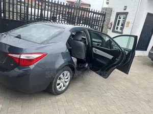 Toyota Corolla LE 4dr Sedan (1.8L 4cyl CVT) 2015 Blue