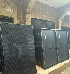 450watts All Black Half Cut Jinko Solar Panel 1