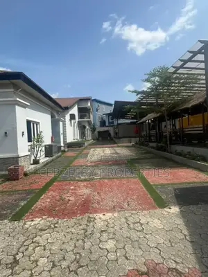 5bdrm House in Omole for sale