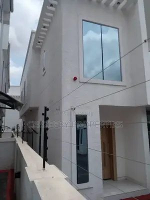 5bdrm Duplex in Omole for sale
