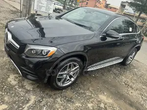 Mercedes-Benz C300 2017 Black