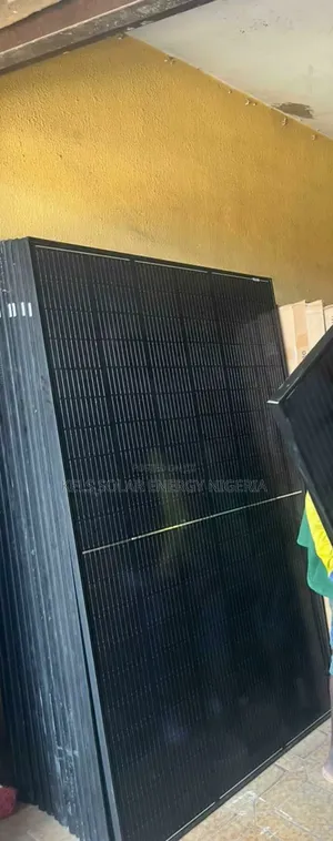 Quality All Black Jinko 650watt 41v Half Cute Mono 120cells