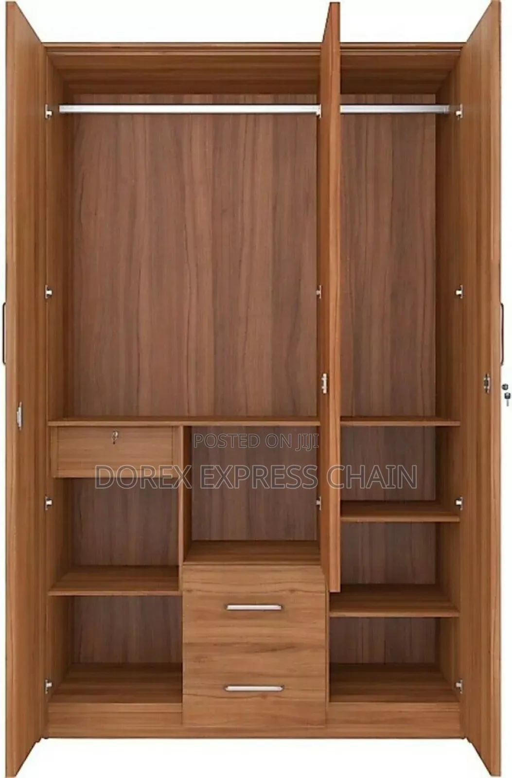 Minimalist Elegance: Simple Yet Sophisticated Wardrobe