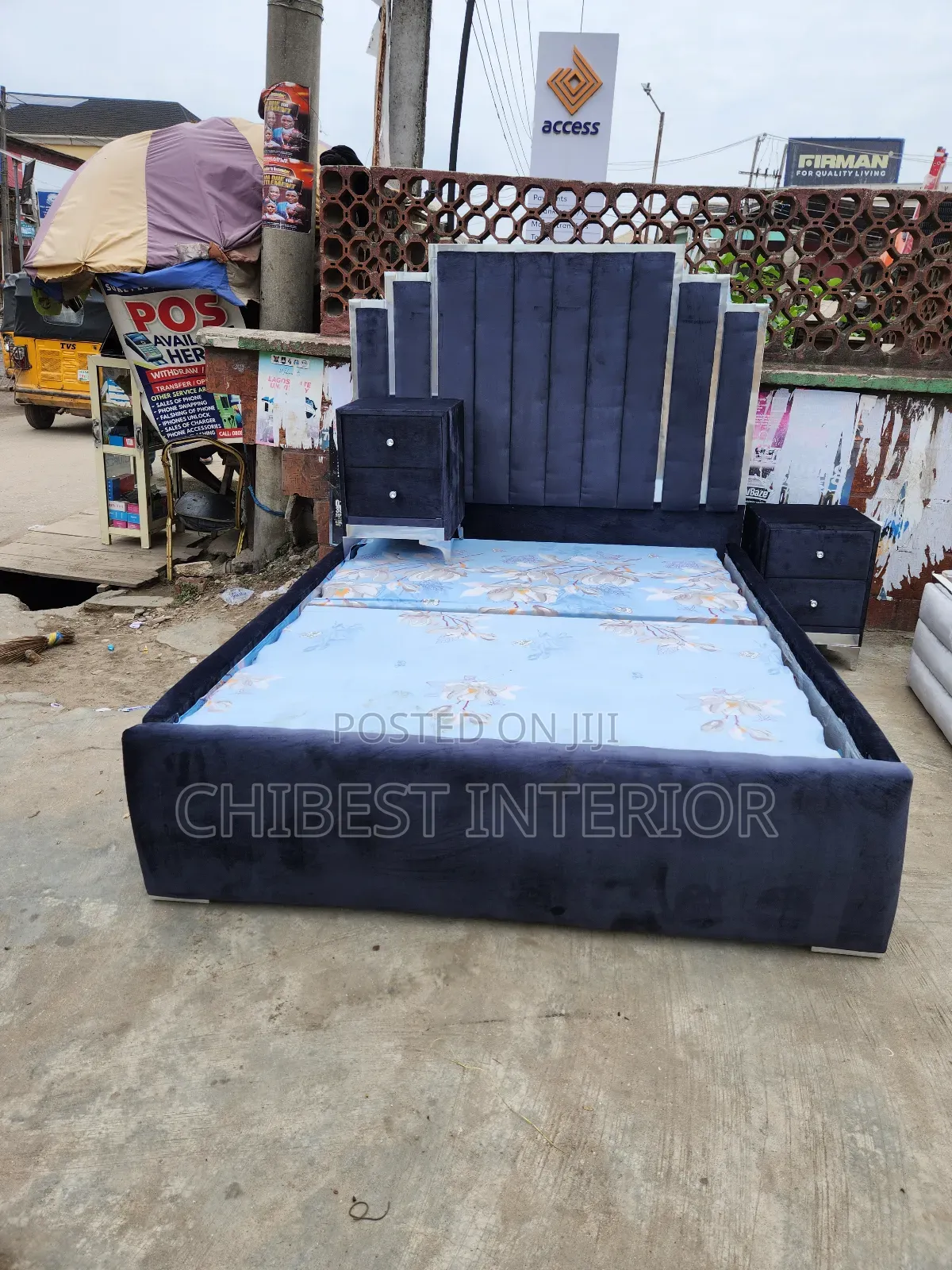 5by6 Upholstery Bed With Two Side Drawers