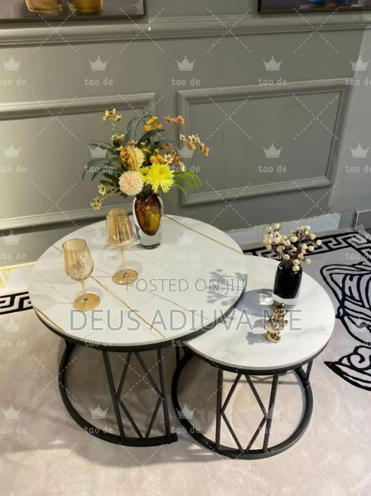 Extendable Center Table