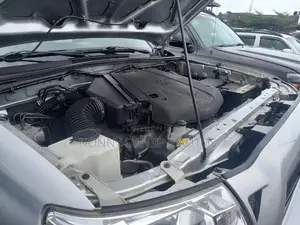 Toyota Tacoma Access Cab V6 Automatic 2010 Silver