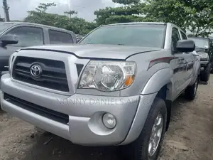 Toyota Tacoma Access Cab V6 Automatic 2010 Silver