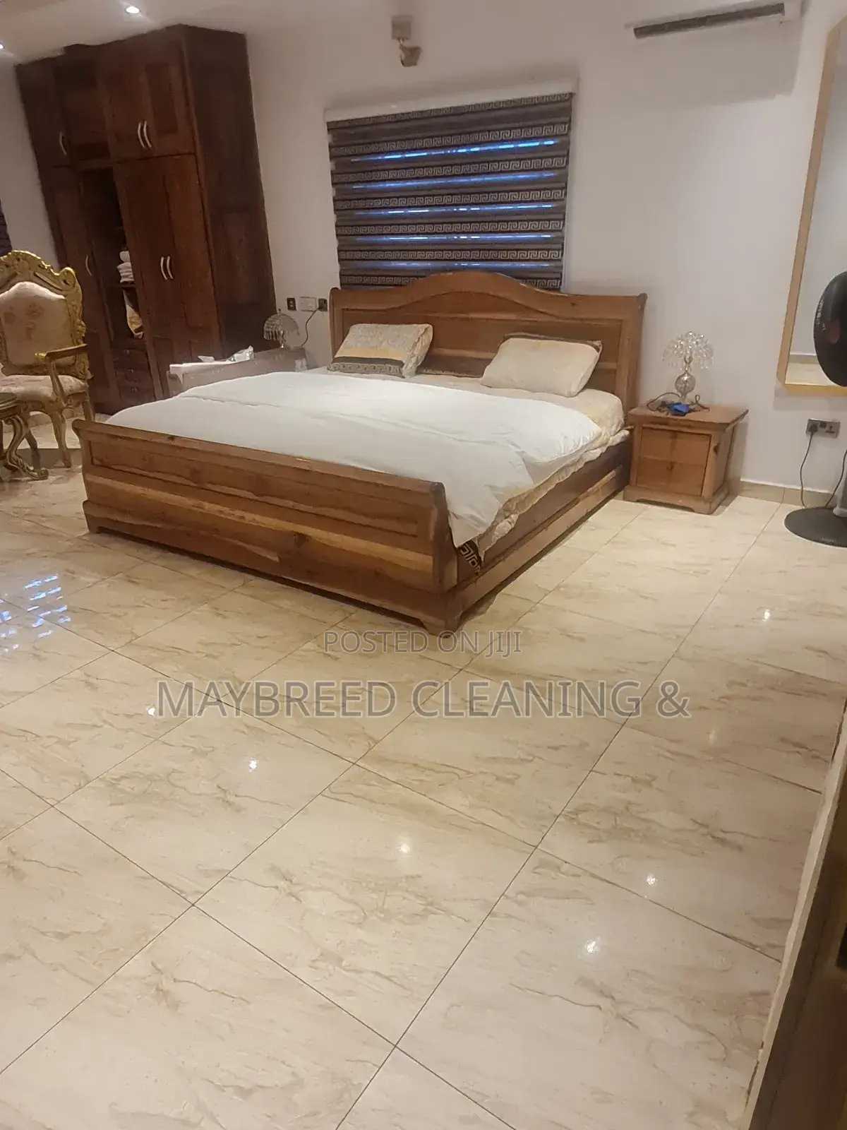 Professional Cleaning Service-->