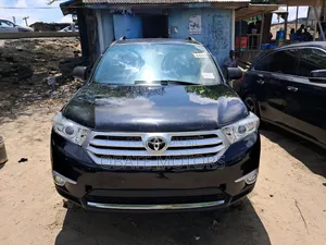 Toyota Highlander Limited 3.5L 2WD 2013 Black