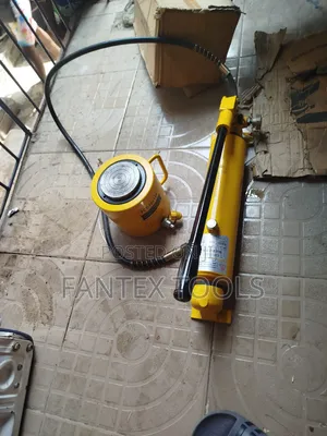 Clinder Jack 100 Ton by 100mm