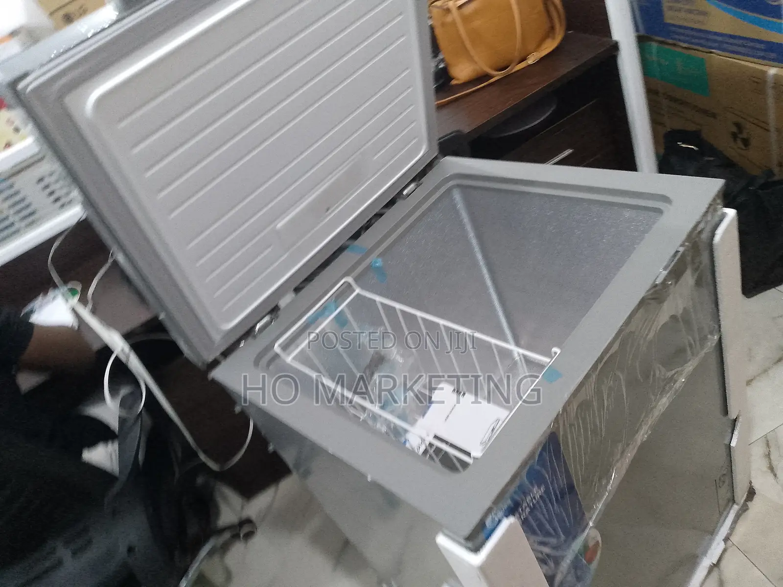 Fast Freezing 150L Midea Chest Freezer -Hs-186cn