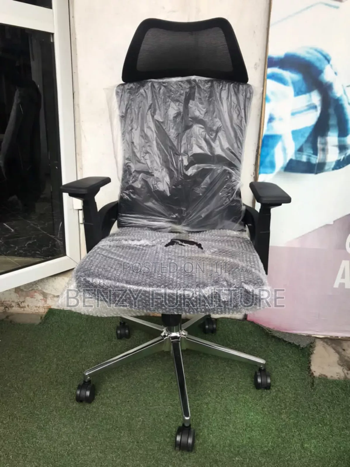 1213 Black Chair