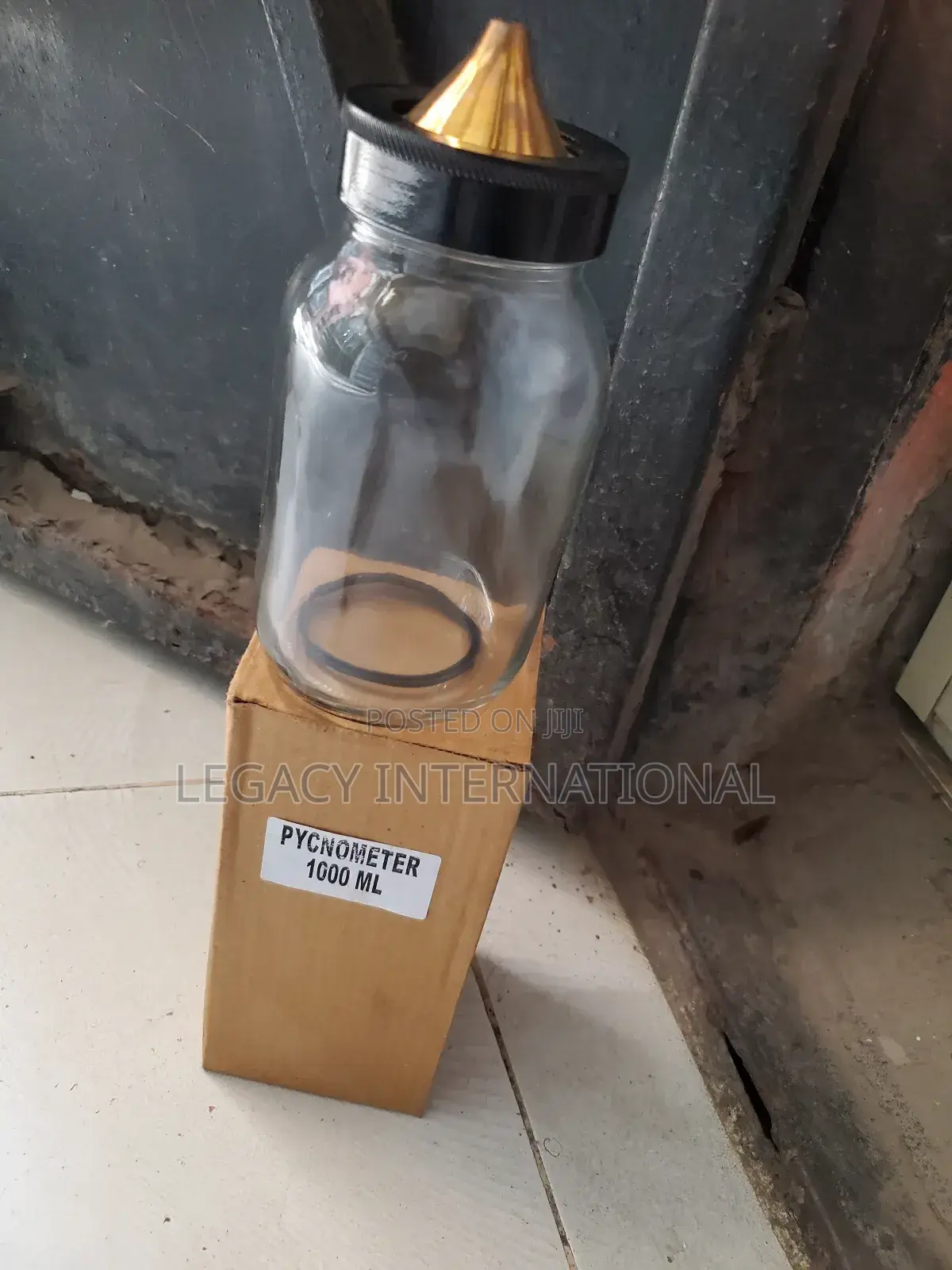 Pyconometer Bottle