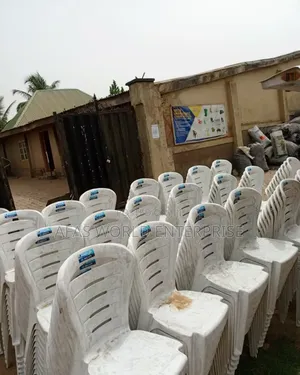 White Plastic Chair for Bar