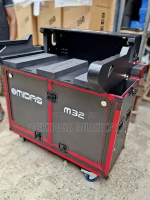 Midas M32 Digital Mixer Flight Case